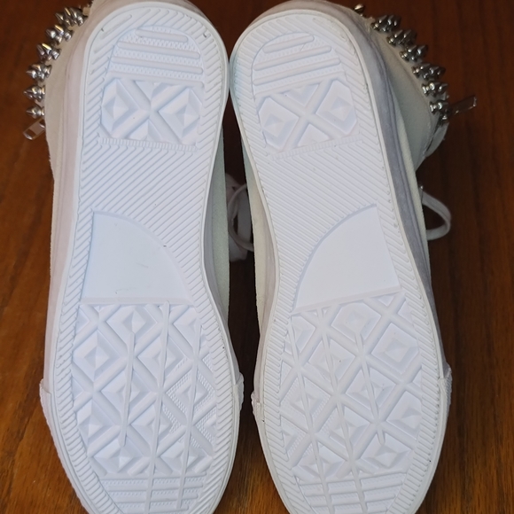 Betsey Johnson Creme Suede Zipper Sneakers 7 - Picture 5 of 7